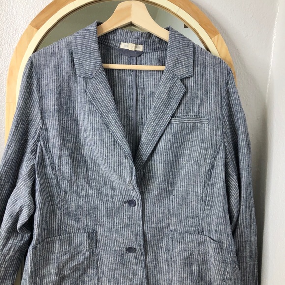 Eileen Fisher linen railroad stripe blazer - Picture 3 of 8
